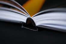 Afbeelding in Gallery-weergave laden, CROSS GIFT BOX (Brons): Fotoboek Rhino + 0,5 kg Café Copain