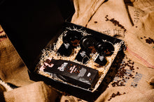 Afbeelding in Gallery-weergave laden, GIFT BOX: 3 tasjes (Espresso, Lungo, Cappuccino) + 0,5 KG Café Copain
